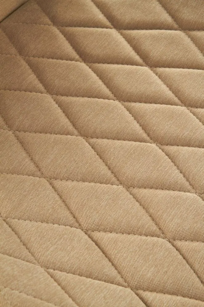 Krzesło K360 beżowe z eleganckimi przeszyciami | MIRAT.