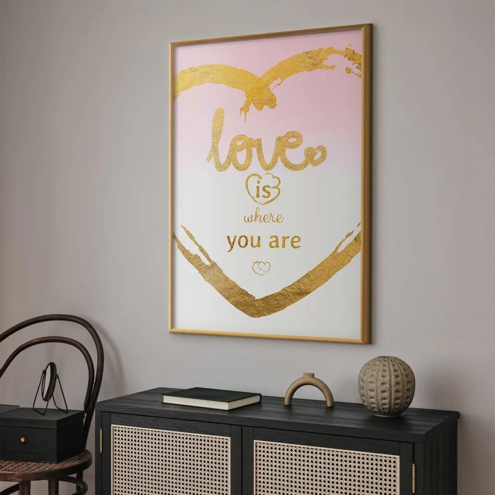 Plakat Love Is 29,7x42 cm z ramą złotą bez marginesu | MIRAT.