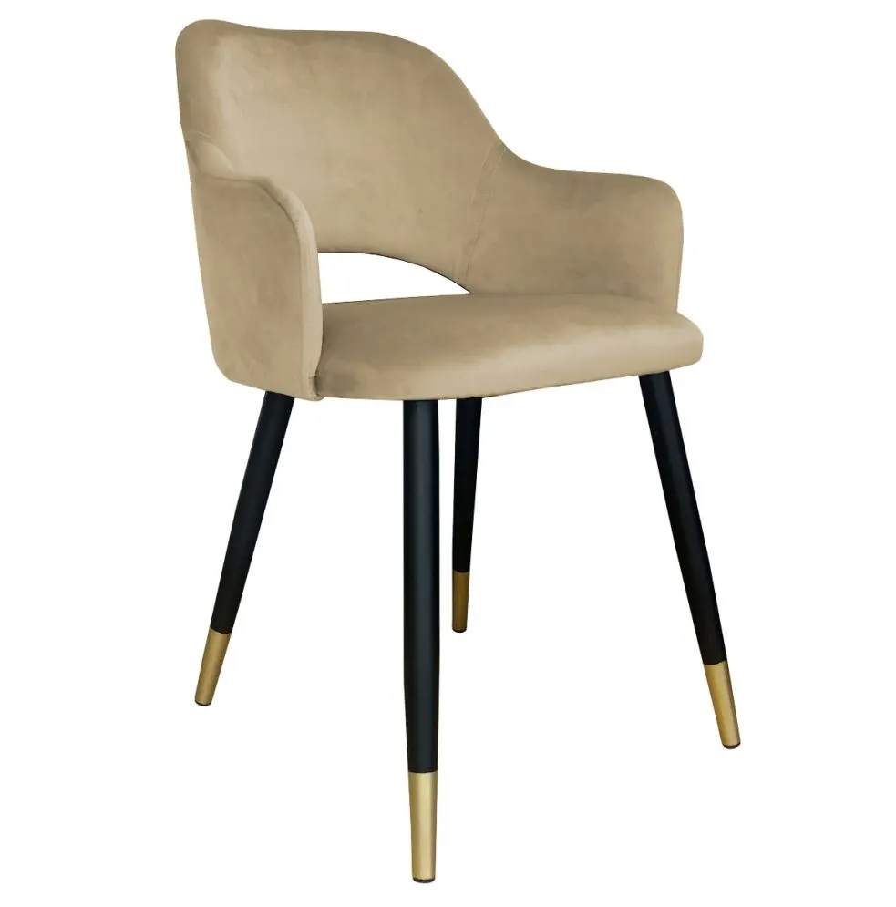 Krzesło NAPO VELVET GOLD beżowe na czarnych nogach do salonu | MIRAT. styl GLAMOUR