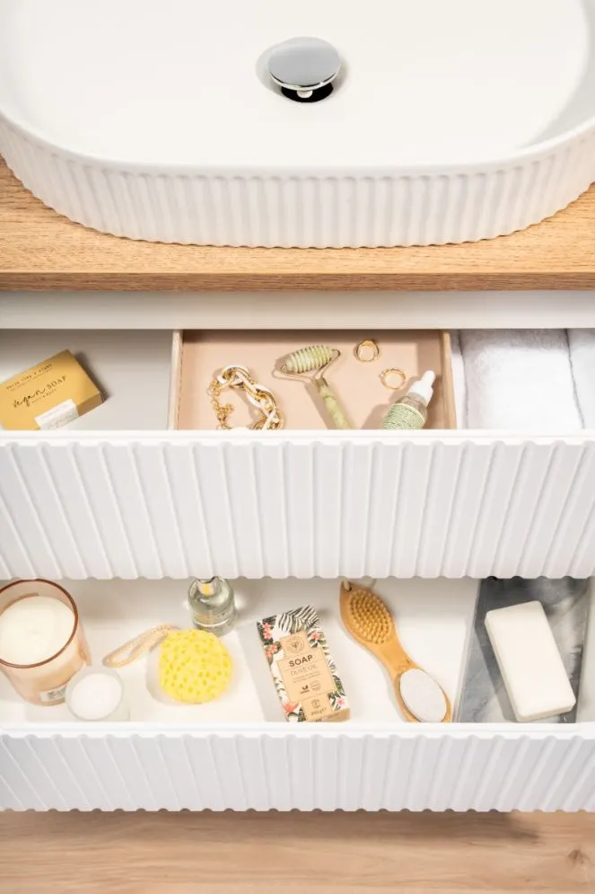 Szafka pod umywalkę NOVA WHITE 82-60-2S 60cm biała ryflowana I sklep meblowy MIRAT. styl RYFLOWANY