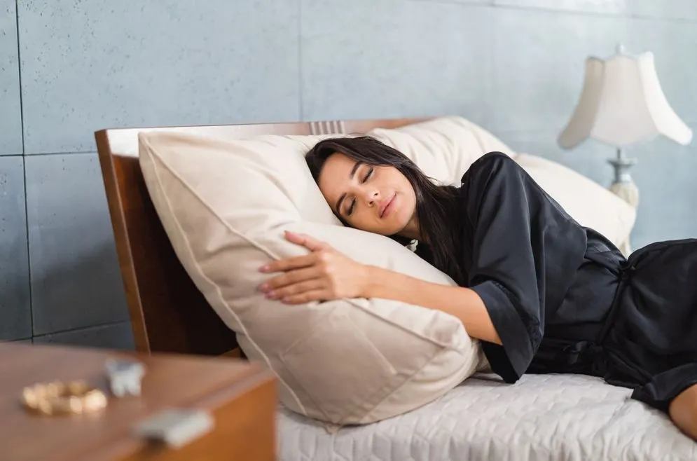 Poduszka zagłówek PILLOW CHIC 180 beżowa na łóżko | MIRAT.