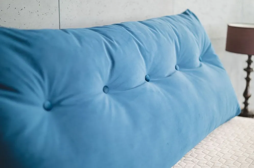 Poduszka zagłówek PILLOW CHIC VELVET 140 granatowa dekoracyjna do sypialni | MIRAT.