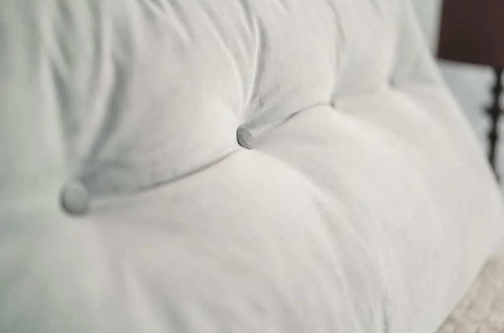 Poduszka zagłówek PILLOW CHIC VELVET 160 szara dekoracyjna | MIRAT.