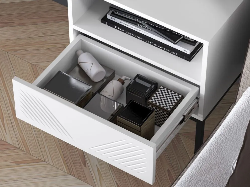 Szafka nocna KLARA biały mat z podstawą do sypialni I sklep meblowy MIRAT. styl GLAMOUR kolekcja KLARA