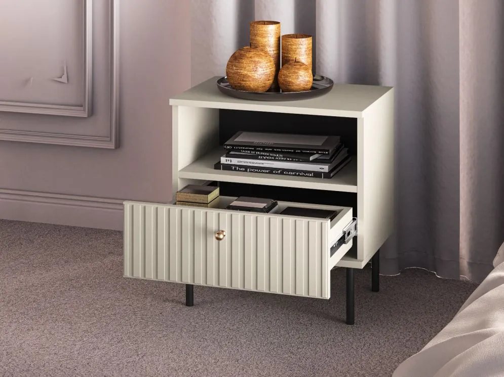 Szafka nocna ELLEN kaszmir z półką do sypialni I sklep meblowy MIRAT. styl GLAMOUR, RYFLOWANY kolekcja ELLEN