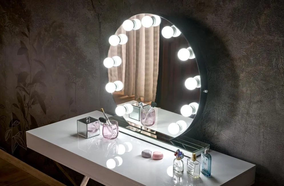 Okrągłe lustro do toaletki TORANO 70x70cm z oświetleniem LED I sklep meblowy MIRAT.