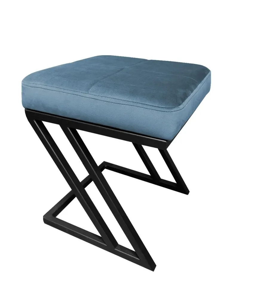 Pufa ZAZU MG VELVET ciemnoniebieska kwadratowa na metalowym stelażu | MIRAT. w stylu LOFT kolekcja