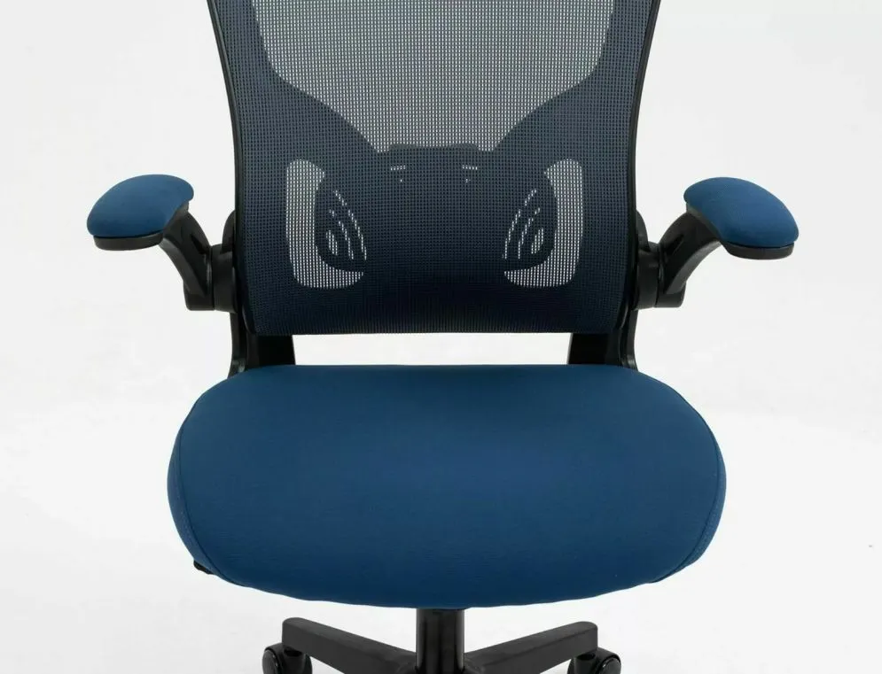 Fotel biurowy Q-333 szary/niebieski z kółkami do paneli i płytek I sklep meblowy MIRAT.