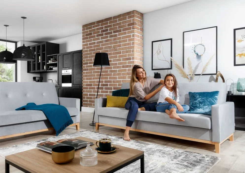 Sofa rozkładana z funkcją spania SELENE szara na drewnianych nogach | MIRAT.