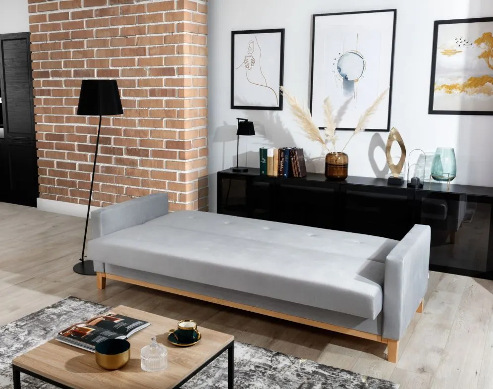 Sofa rozkładana z funkcją spania SELENE szara na drewnianych nogach | MIRAT.