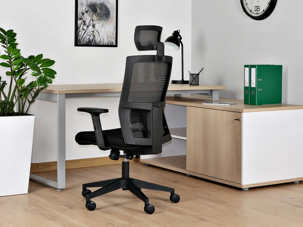 Fotel biurowy TASK czarny do biura z regulowanymi podłokietnikami | MIRAT. w stylu  kolekcja