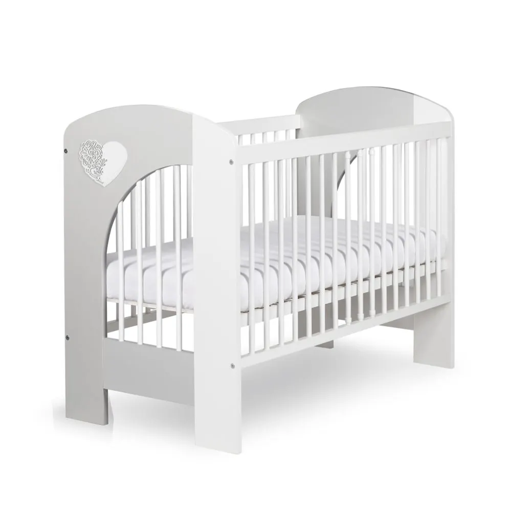 Łóżeczko dziecięce MAJA 120x60 białe/szare z regulacją wysokości I sklep meblowy MIRAT. styl SKANDYNAWSKI