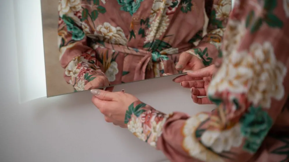 Lustro łazienkowe LED AURA 55x90 cm z regulowanym podświetleniem | MIRAT