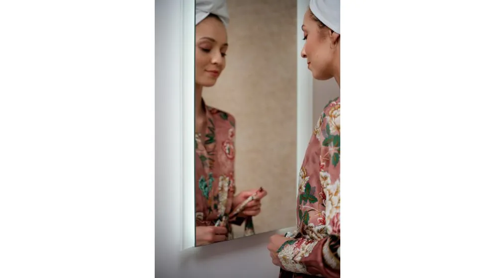 Lustro łazienkowe LED AURA 55x90 cm z regulowanym podświetleniem | MIRAT