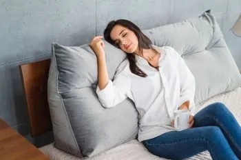 Poduszka na zagłówek PILLOW CHIC VELVET 180 szara