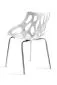 Białe krzesło plastikowe z otworami na metalowych nogach AREA