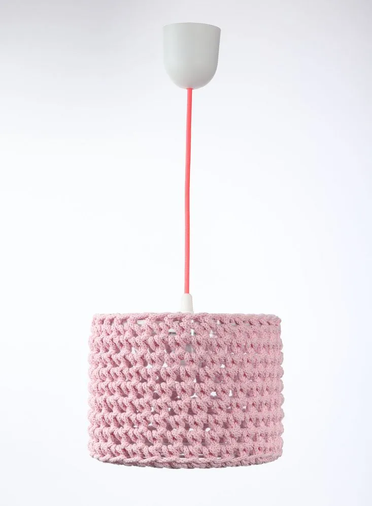 Lampa wisząca COTTON 25 różowa z ręcznie dzierganym abażurem | MIRAT.