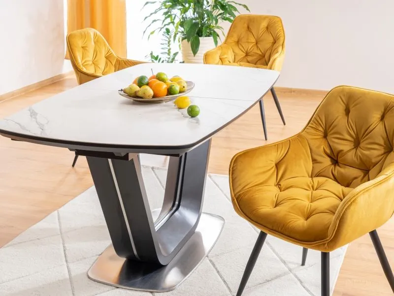 Zestaw krzeseł CHERRY VELVET 4 szt curry na metalowych nóżkach | MIRAT. w stylu GLAMOUR kolekcja
