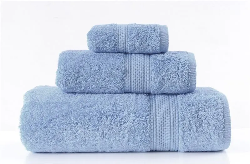 Ręcznik kąpielowy z bawełny egipskiej Greno 70x140 baby blue MIRAT.
