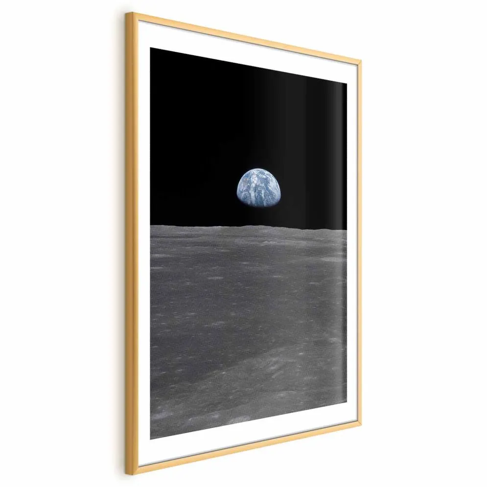 Plakat Daleko od domu 21x30 cm z ramą złotą z marginesem | MIRAT.