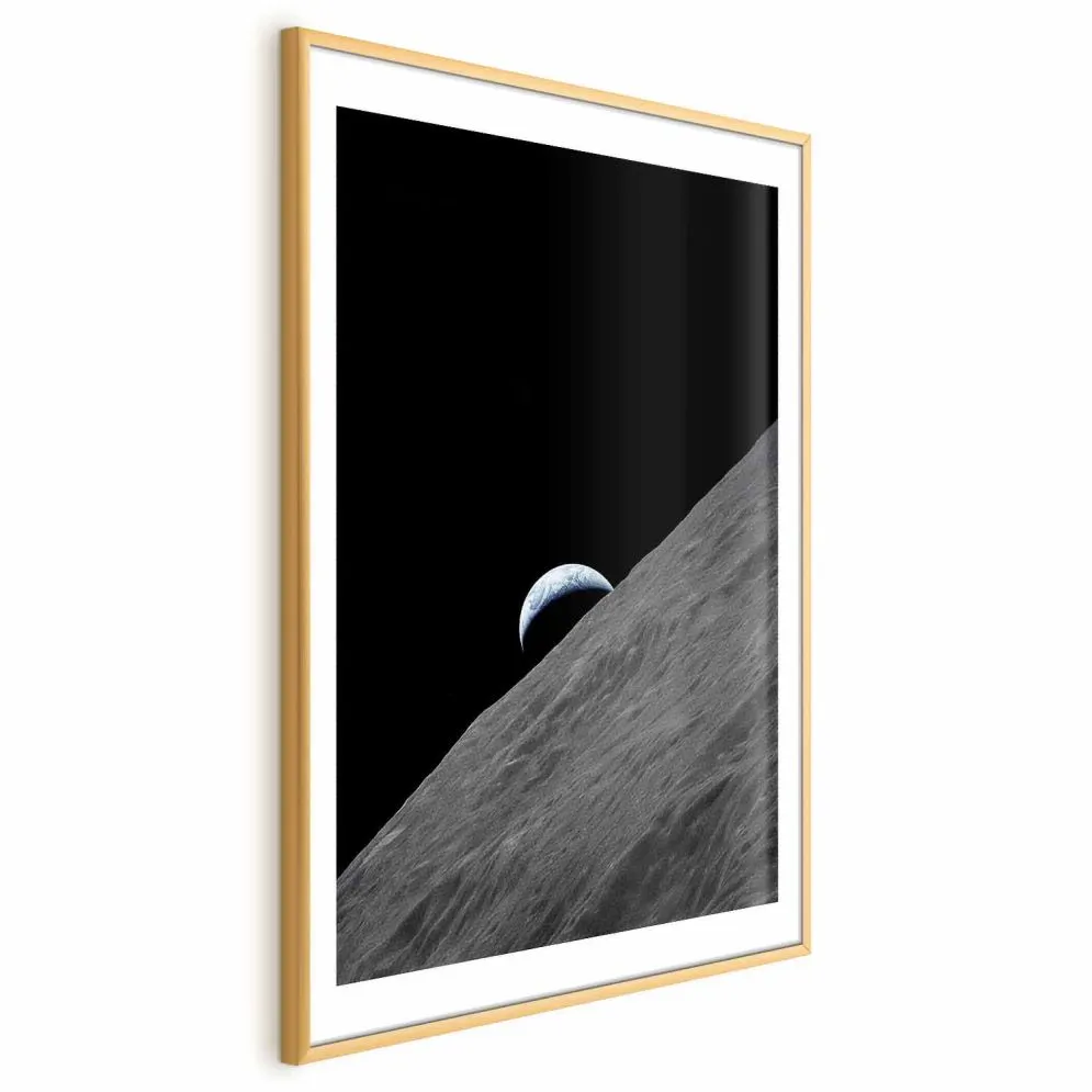 Plakat Samotna planeta 21x30 cm z ramą złotą z marginesem | MIRAT.