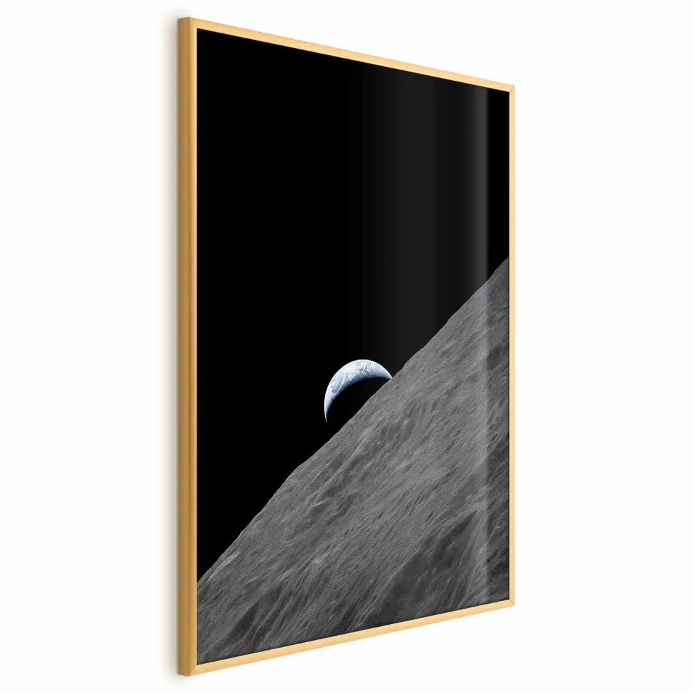 Plakat Samotna planeta 40x60 cm z ramą złotą bez marginesu | MIRAT.