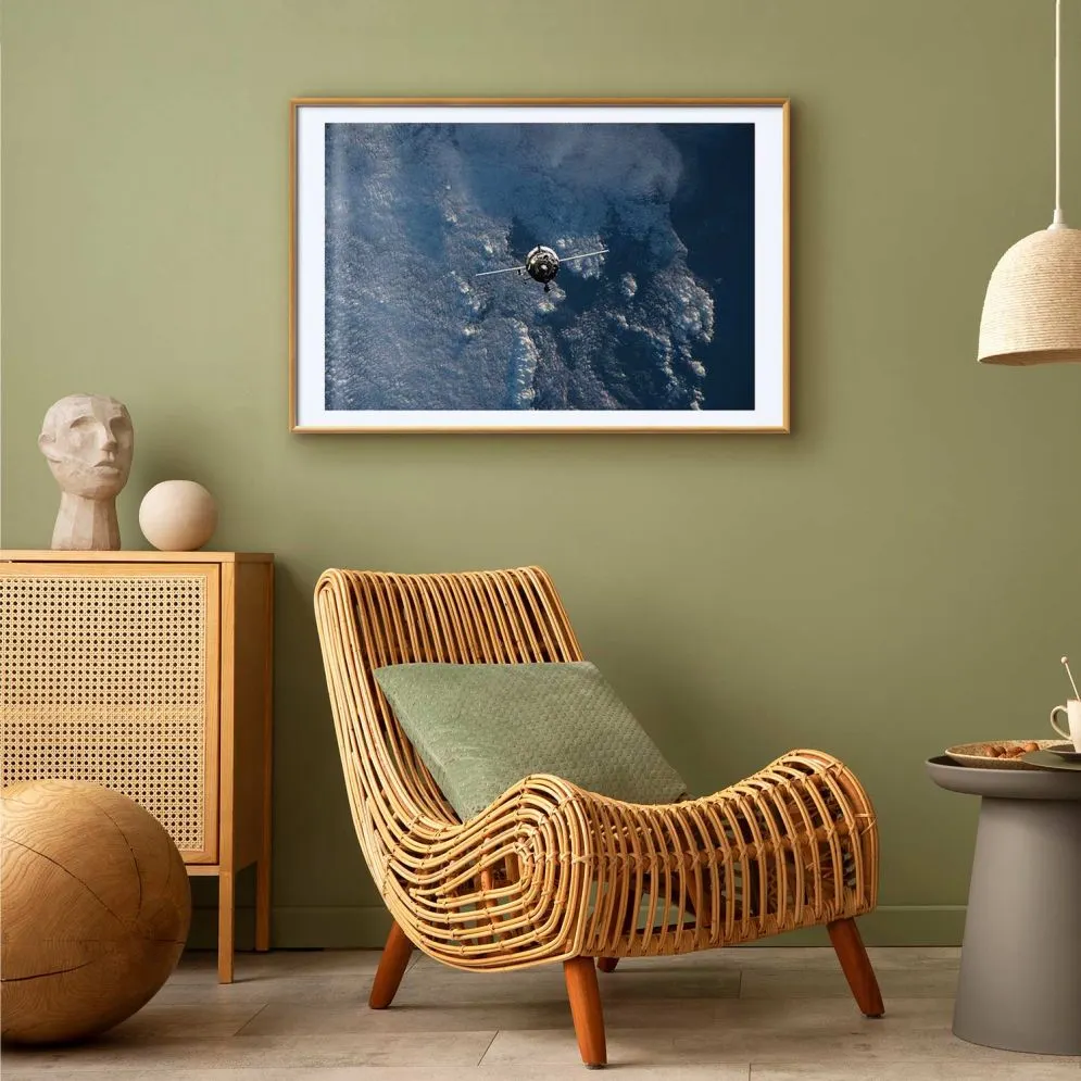 Plakat Błękitna planeta 90x60 cm z ramą złotą z marginesem | MIRAT.