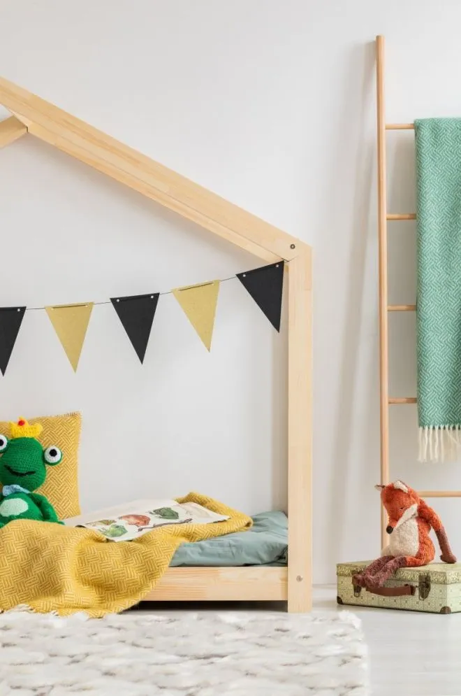 Łóżko dziecięce MILA RM 70x140 sosna domek | MIRAT. w stylu kolekcja MILA