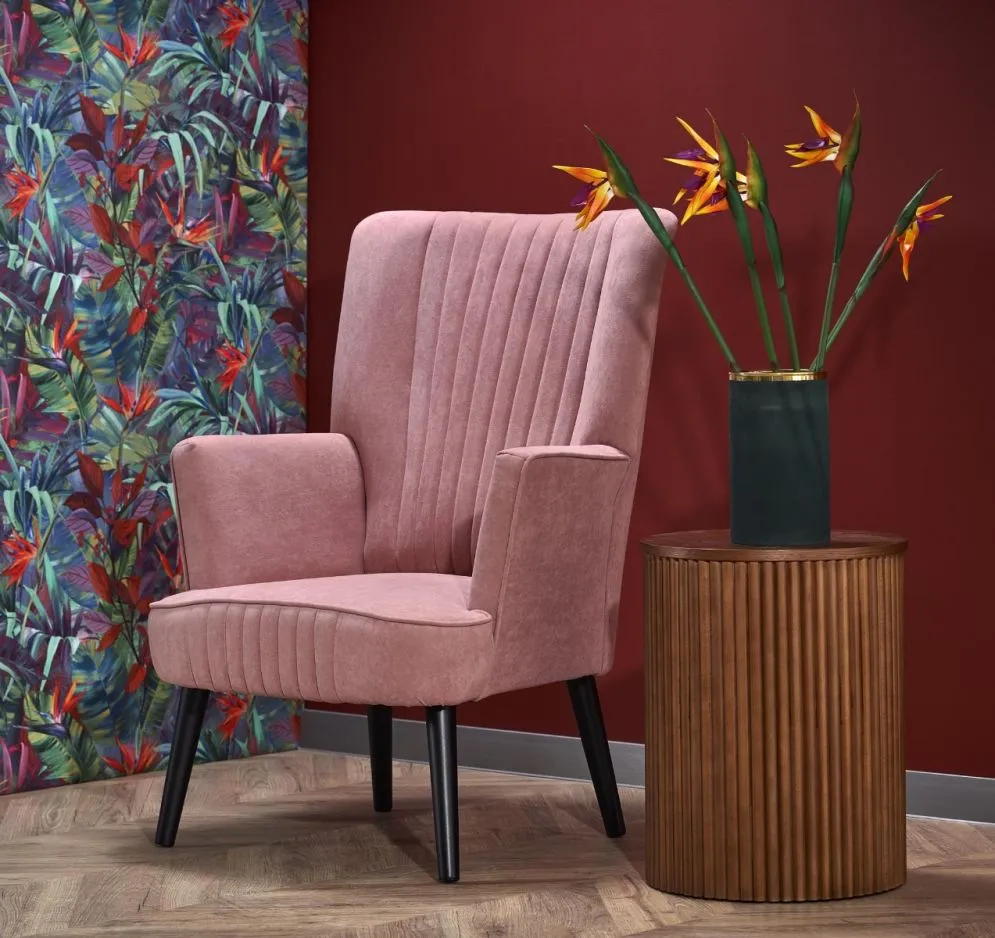 Fotel do salonu DELGADO VELVET różowy na czarnych nogach | MIRAT. styl LOFT