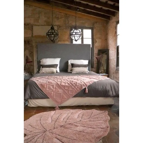 Dywan dziecięcy MONSTERA VINTAGE NUDE 120x180 w kształcie liścia | MIRAT. w stylu kolekcja