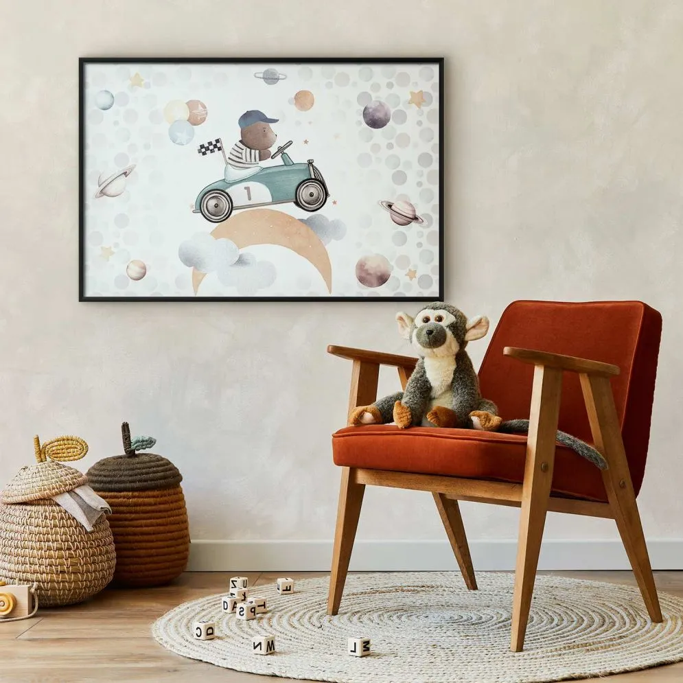 Plakat Miś w wyścigówce 30x21 cm z ramą czarną bez marginesu | MIRAT.