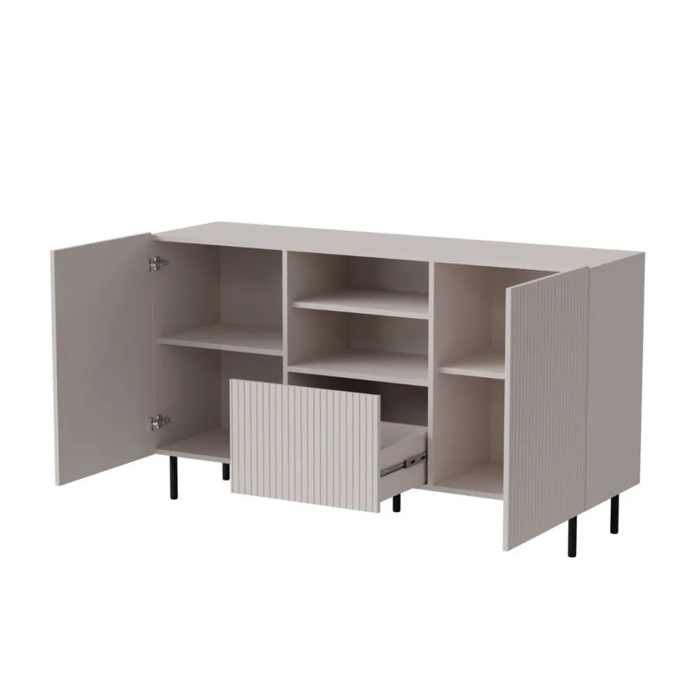 Komoda PAXOS 150cm kaszmirowa na metalowych nogach I sklep meblowy MIRAT. styl RYFLOWANY