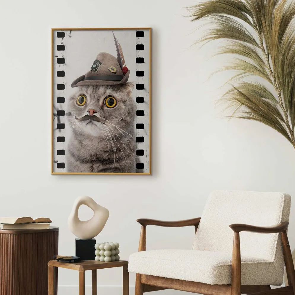 Plakat Kot w kapeluszu 40x60 cm z ramą złotą bez marginesu | MIRAT.