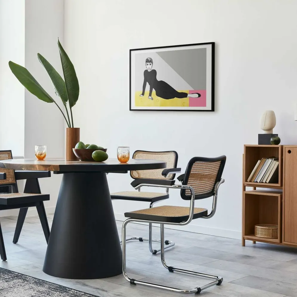 Plakat Piękna Audrey 90x60 cm z ramą czarną z marginesem | MIRAT.