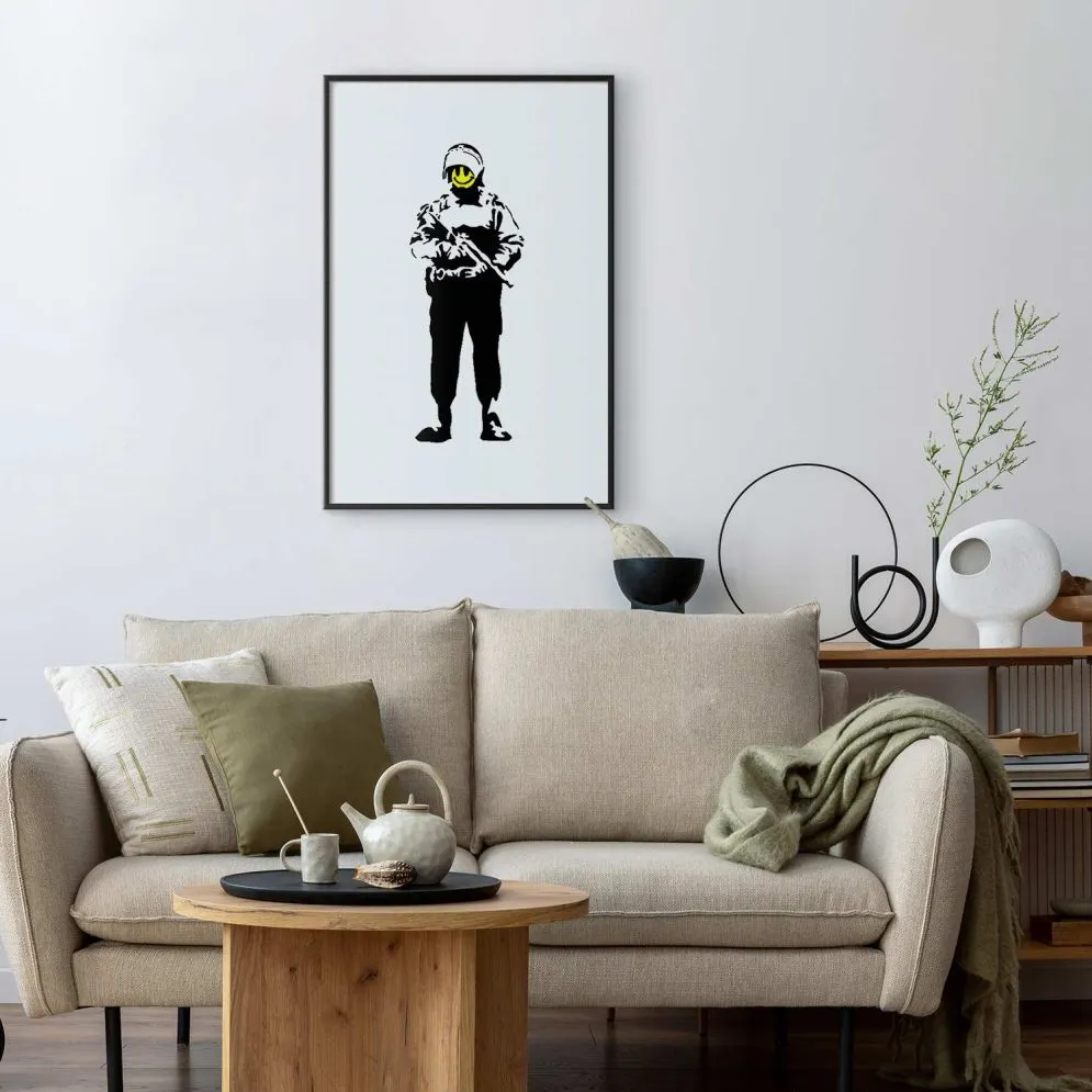 Plakat Uśmiechnięty policjant 29,7x42 cm z ramą czarną z marginesem | MIRAT.