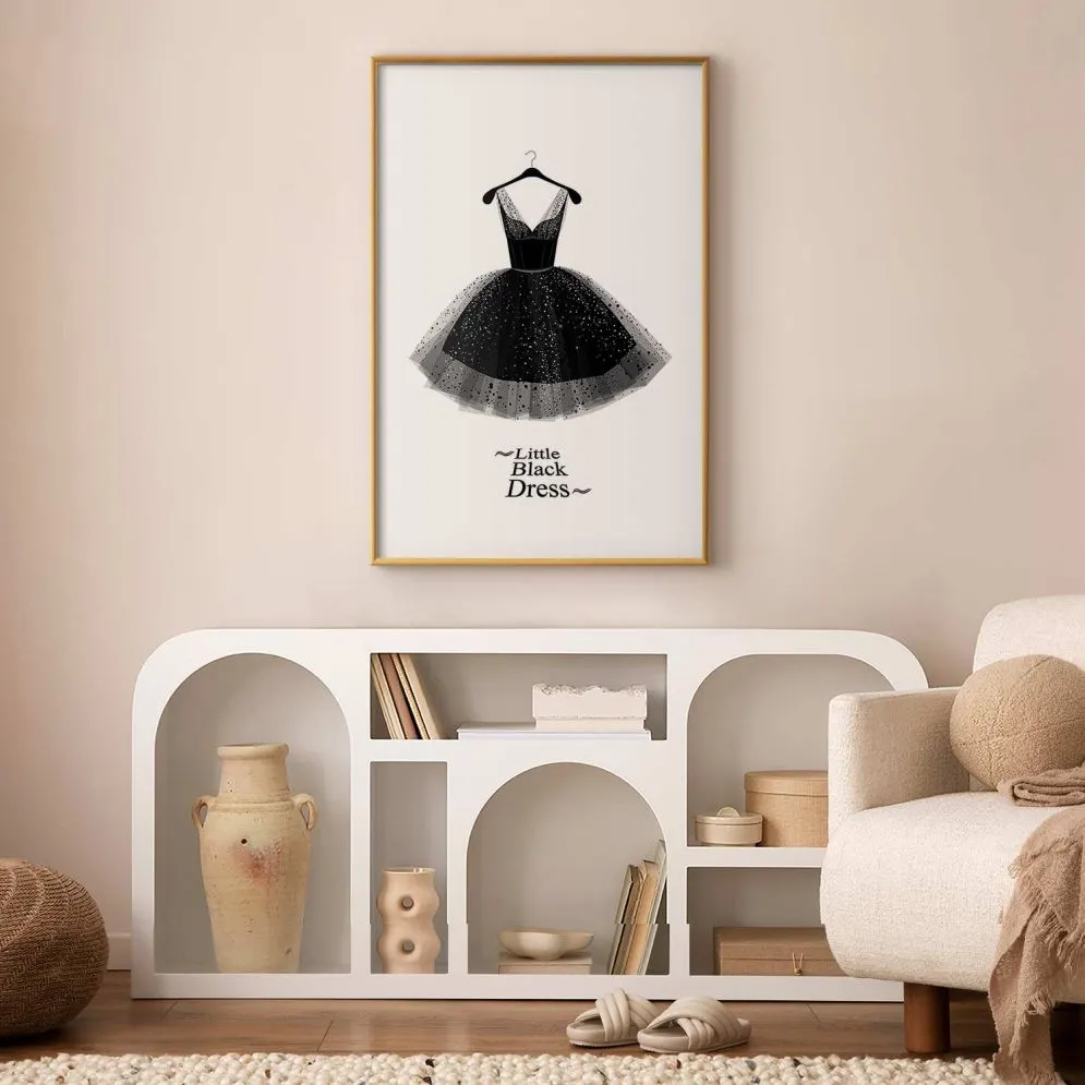 Plakat Mała sukienka 60x90 cm z ramą złotą z marginesem | MIRAT.