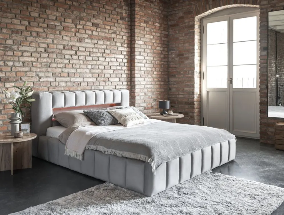 Łóżko tapicerowane LAMICA VELVET 160x200 jasnoszare z pojemnikiem i stelażem | MIRAT. styl GLAMOUR
