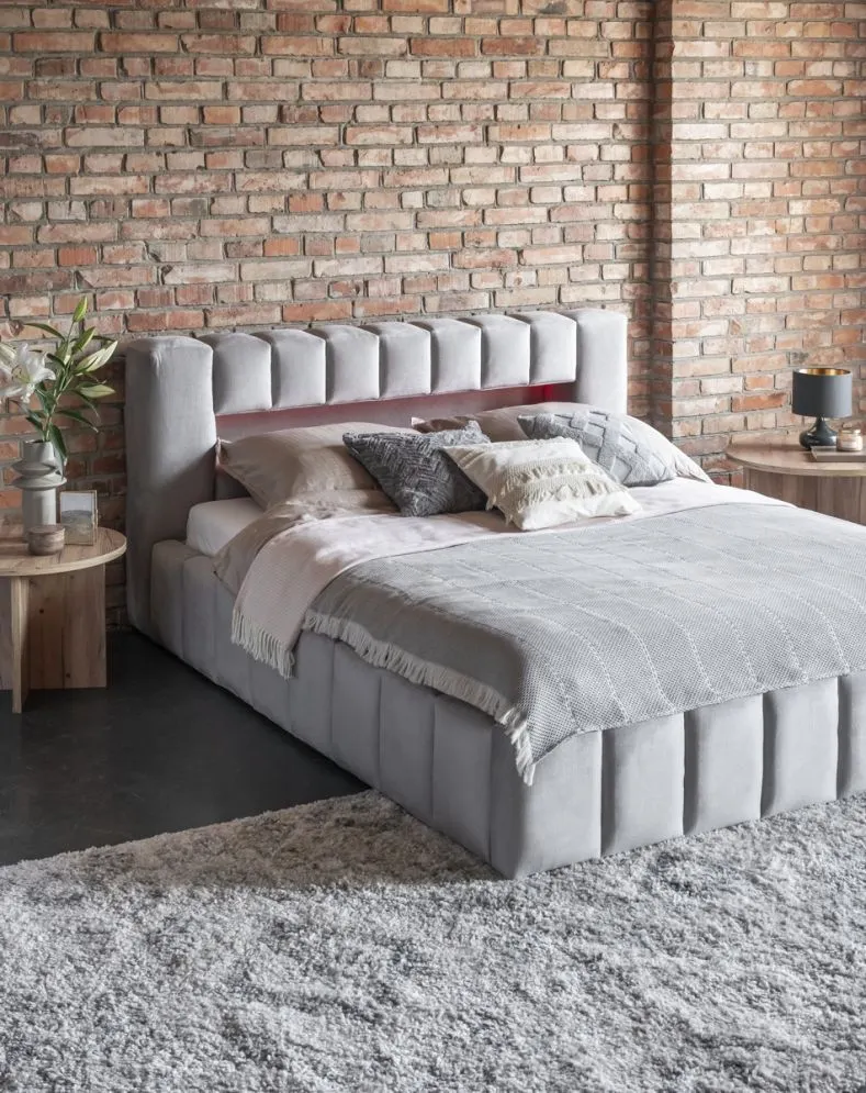 Łóżko tapicerowane LAMICA VELVET 160x200 jasnoszare z pojemnikiem i stelażem | MIRAT. styl GLAMOUR