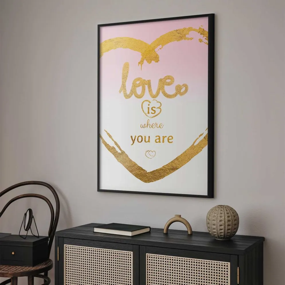 Plakat Love Is 29,7x42 cm z ramą czarną bez marginesu | MIRAT.