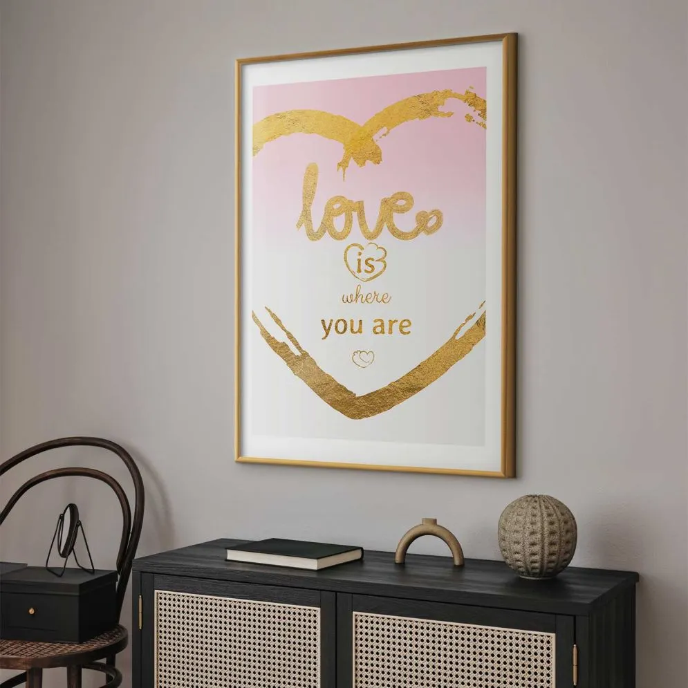 Plakat Love Is 29,7x42 cm z ramą złotą z marginesem | MIRAT.