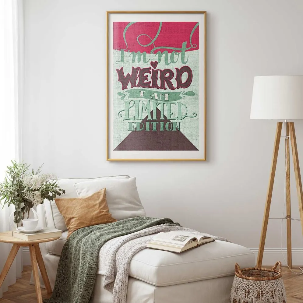Plakat Not weird 60x90 cm z ramą złotą z marginesem | MIRAT.