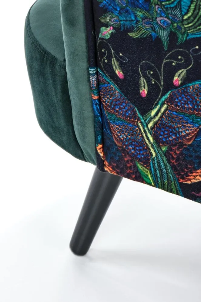 Fotel do salonu PAGONI VELVET ciemnozielony na drewnianych nogach | MIRAT. styl LOFT