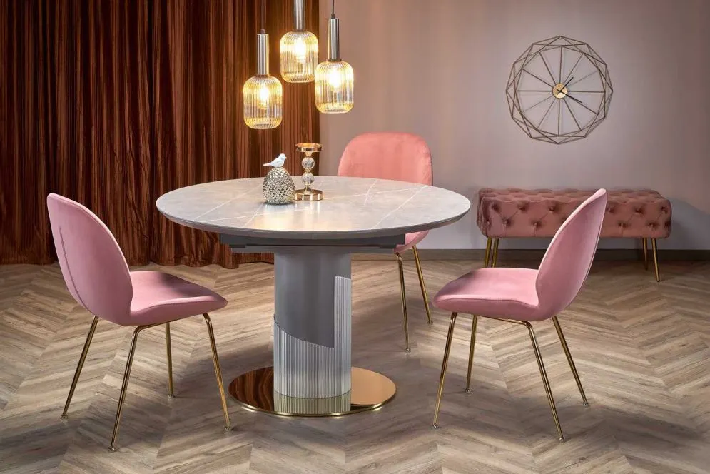 Krzesło tapicerowane K381 VELVET jasno różowe aksamitne na złotych nogach | MIRAT. styl GLAMOUR