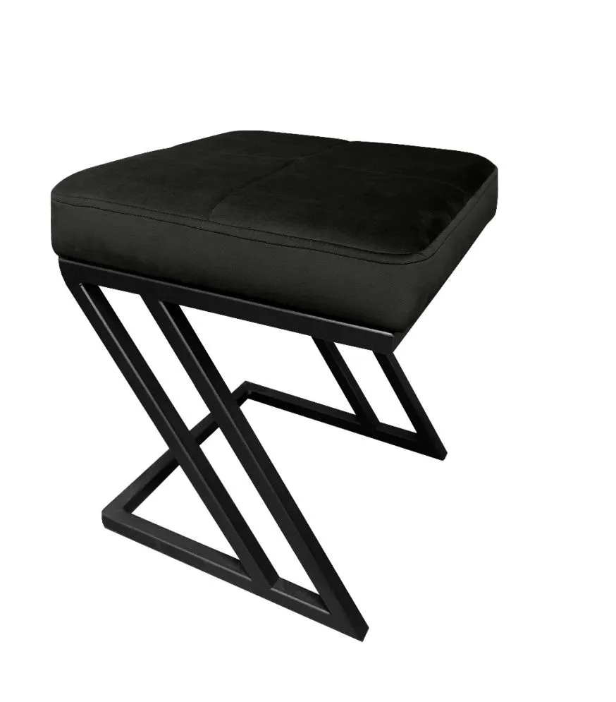 Pufa ZAZU MG VELVET czarna designerska na metalowym stelażu | MIRAT. w stylu LOFT kolekcja