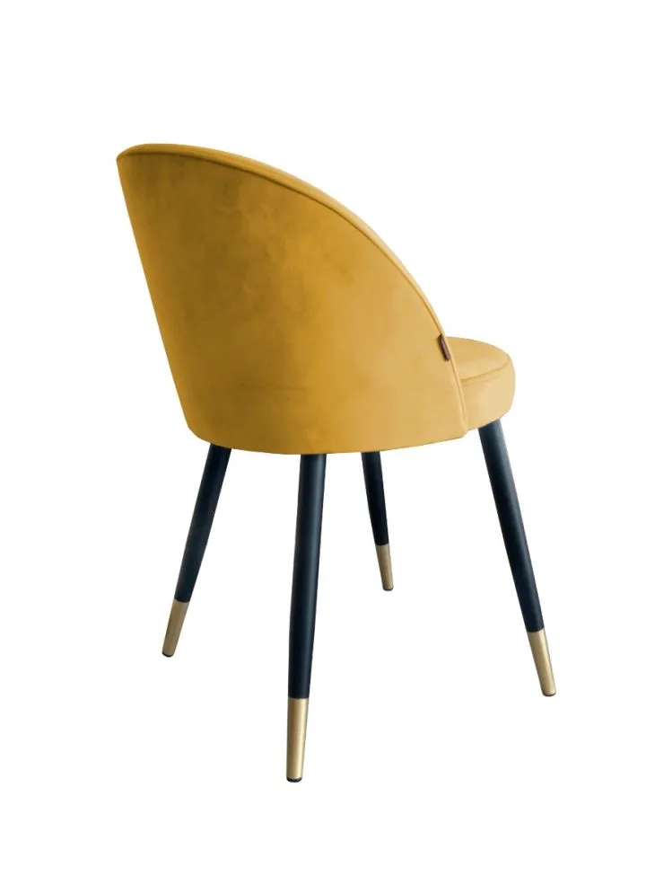 Krzesło TANEW VELVET GOLD musztardowe/curry nowoczesne na metalowych nogach | MIRAT. styl GLAMOUR