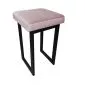 Taboret MAESTRO LOW MG VELVET jasno różowy na metalowych nogach | MIRAT. w stylu kolekcja