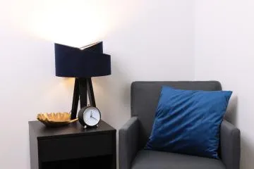 Lampa stołowa GEMSTONE granatowa/złota/czarna