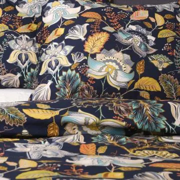 Komplet pościeli z mikrofibry OTAMO granatowa w liście i kwiaty 200x220 cm