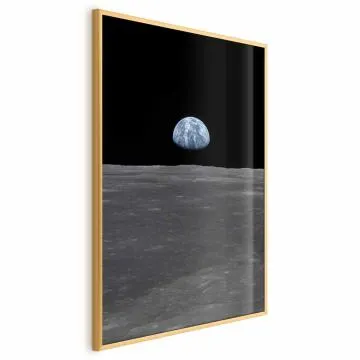 Plakat Daleko od domu 60x90 cm z ramą złotą bez marginesu