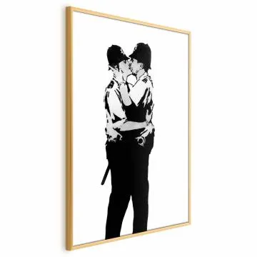 Plakat Kissing Coppers 40x60 cm z ramą złotą bez marginesu